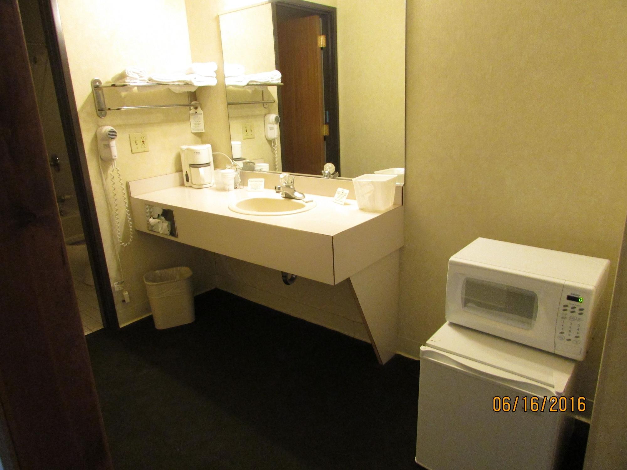 Great Lakes Inn Маккино Сити Экстерьер фото