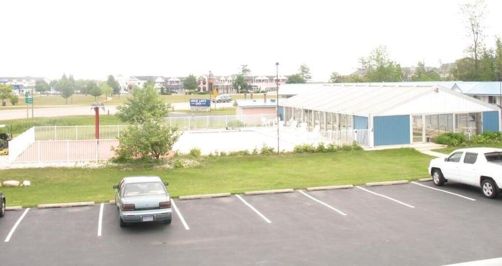Great Lakes Inn Маккино Сити Экстерьер фото