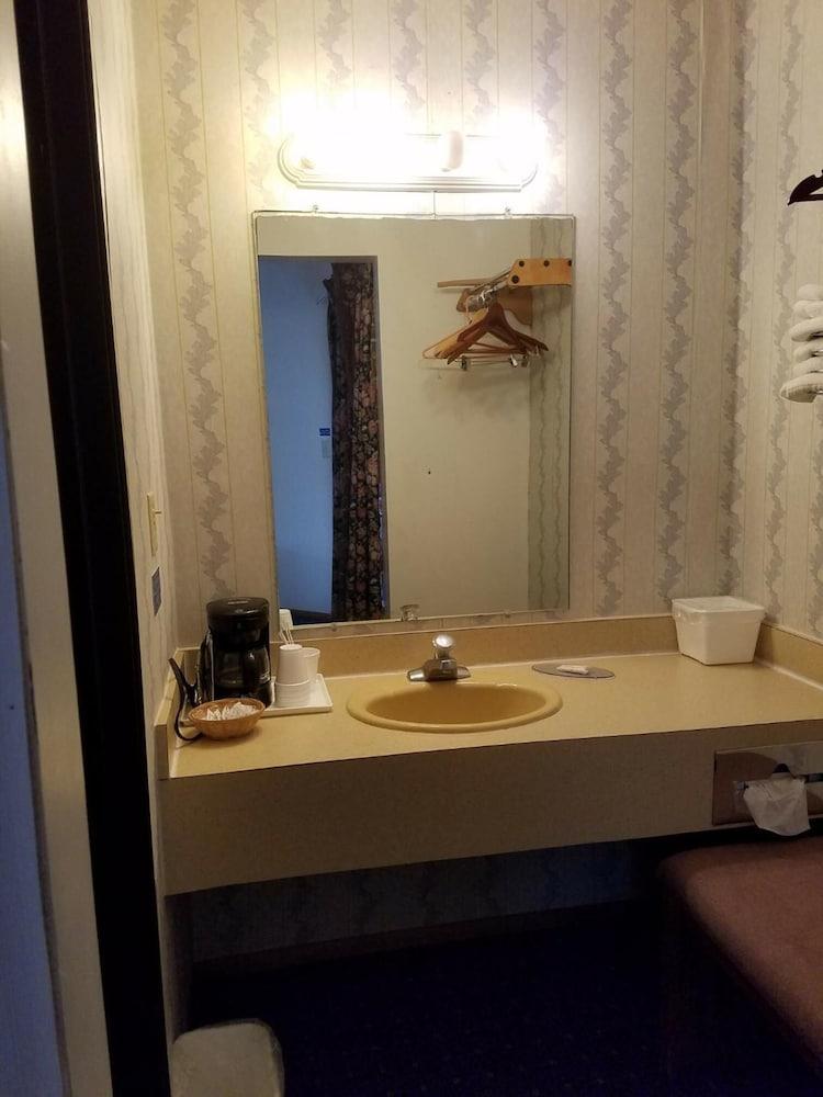 Great Lakes Inn Маккино Сити Экстерьер фото