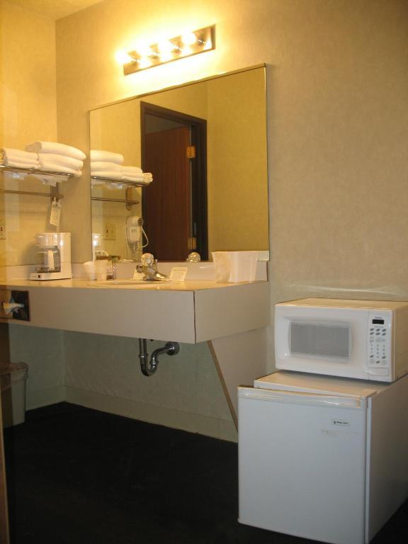 Great Lakes Inn Маккино Сити Экстерьер фото