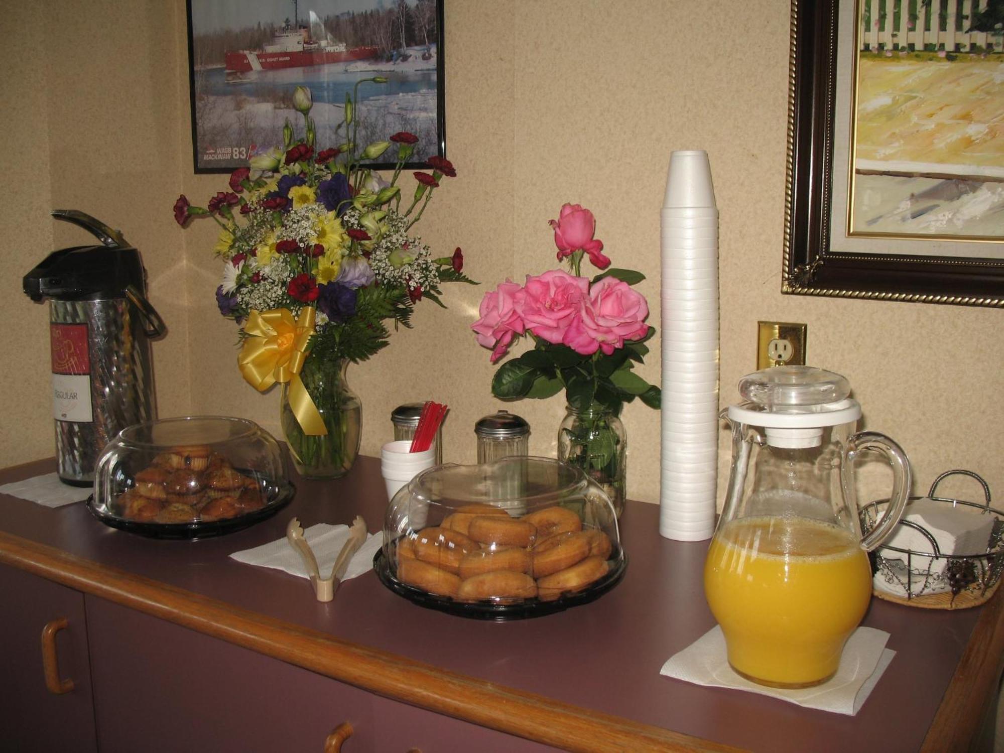 Great Lakes Inn Маккино Сити Экстерьер фото