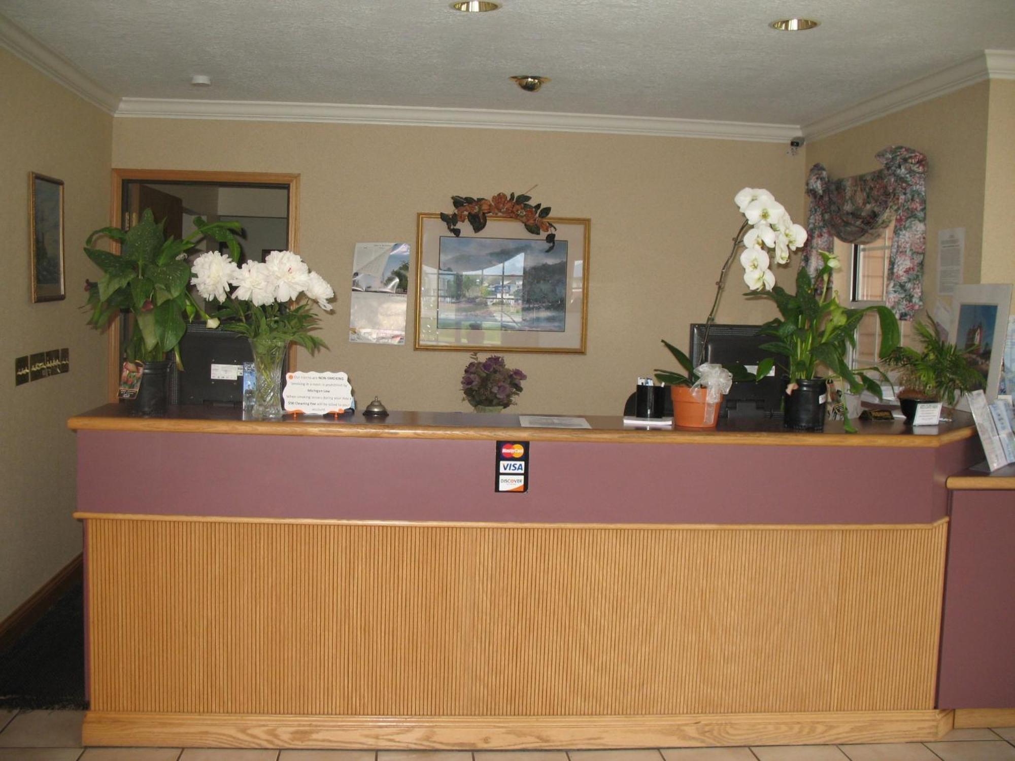 Great Lakes Inn Маккино Сити Экстерьер фото