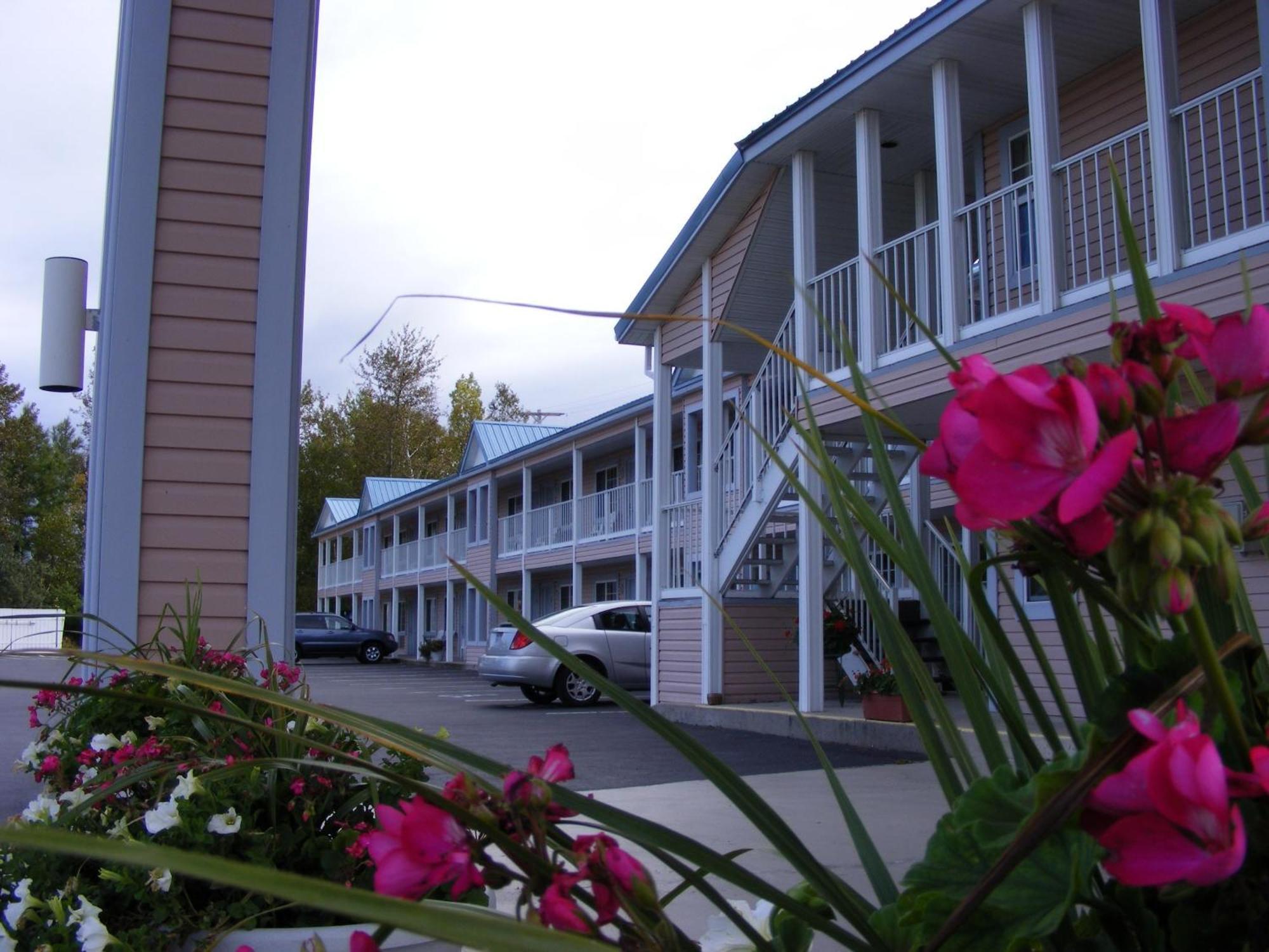 Great Lakes Inn Маккино Сити Экстерьер фото