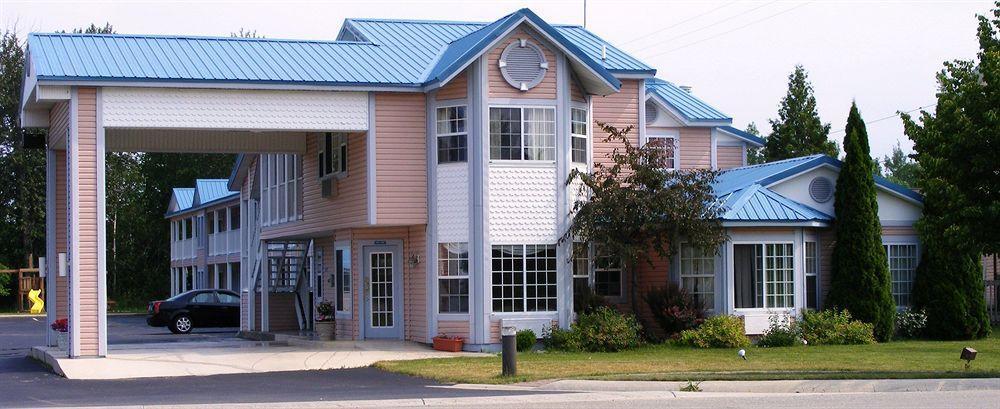 Great Lakes Inn Маккино Сити Экстерьер фото