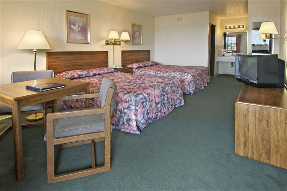 Great Lakes Inn Маккино Сити Экстерьер фото